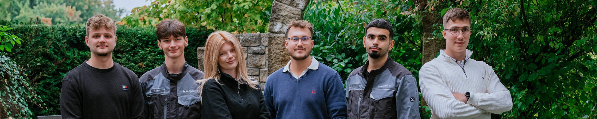 Gruppenbild der sechs Azubis und Studenten